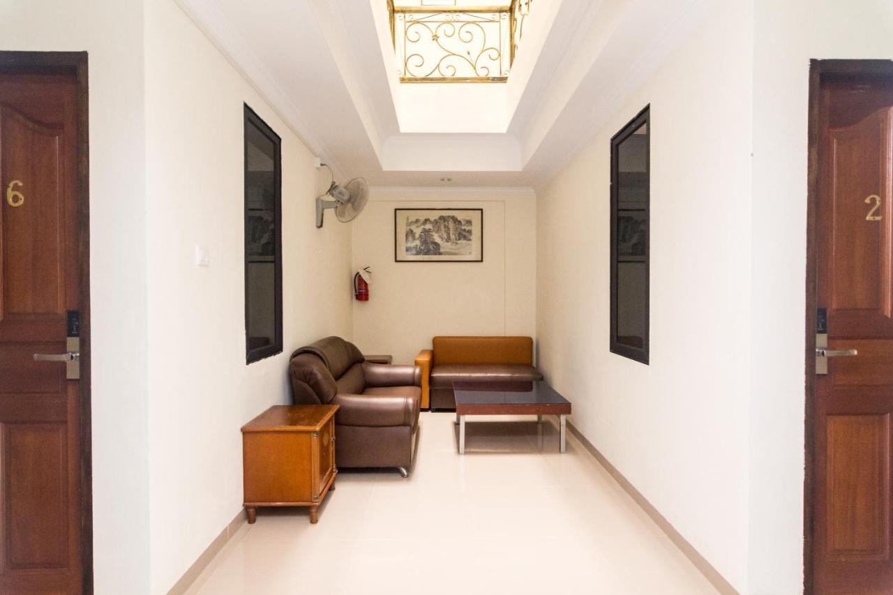Vaccinated Staff - Oyo 1771 Zeke Hotel Batam Exterior photo