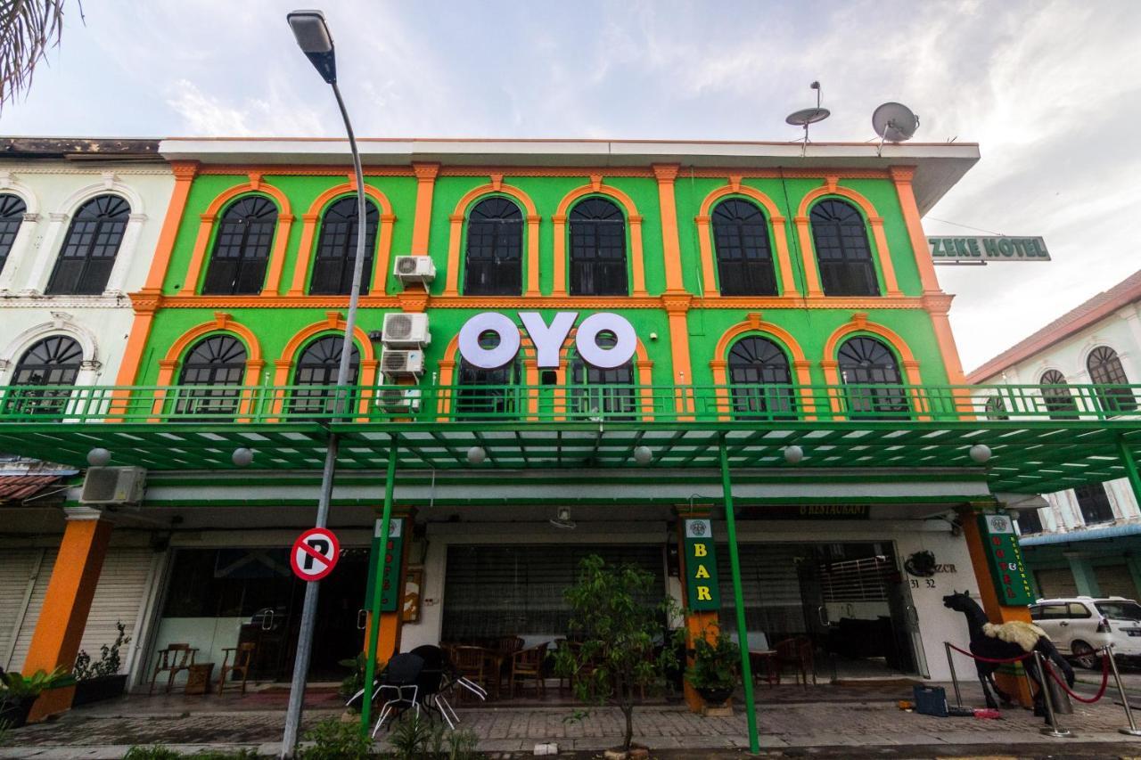 Vaccinated Staff - Oyo 1771 Zeke Hotel Batam Exterior photo