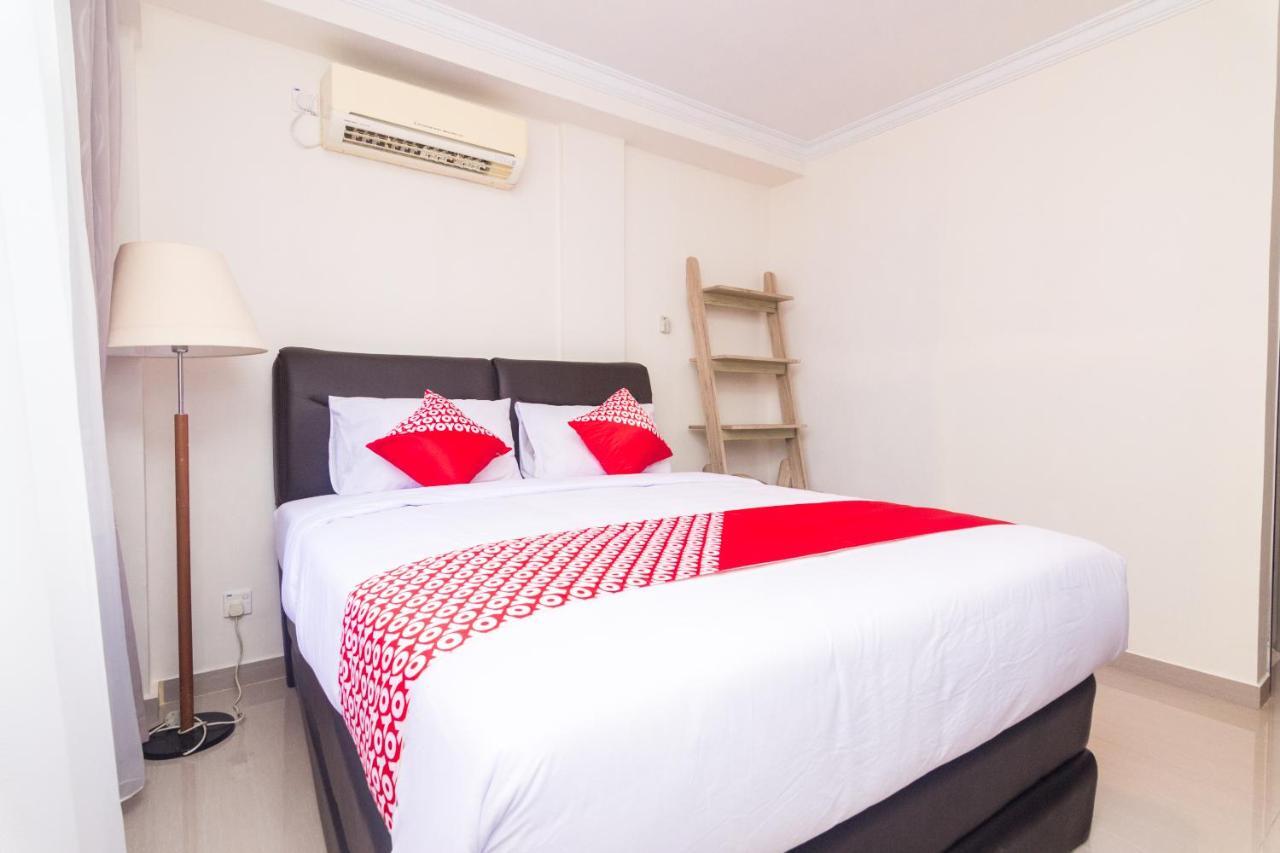 Vaccinated Staff - Oyo 1771 Zeke Hotel Batam Exterior photo