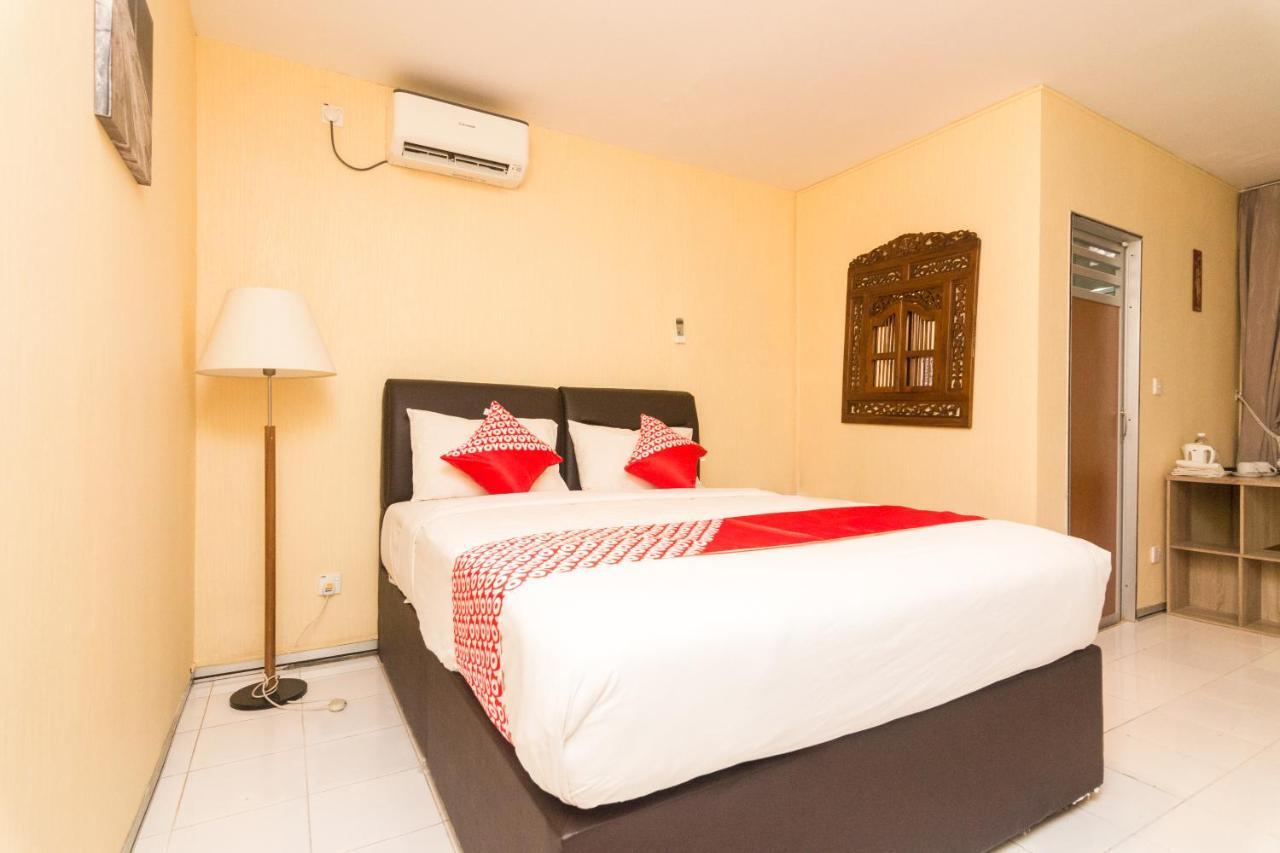 Vaccinated Staff - Oyo 1771 Zeke Hotel Batam Exterior photo